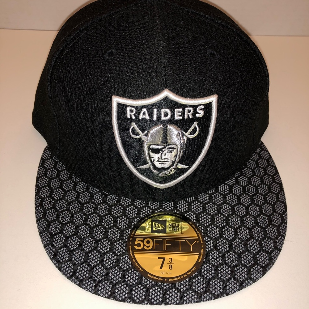 New Era 59Fifty Oakland Raiders Fitted Hat 7 3/8